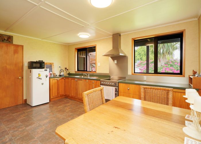  at 144 Avon Road, Clifton, Invercargill