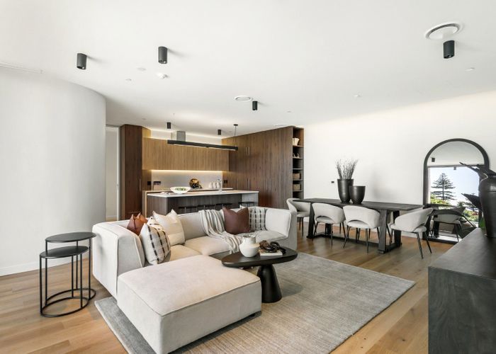  at 13/423-427 Beach Road, Mairangi Bay, North Shore City, Auckland