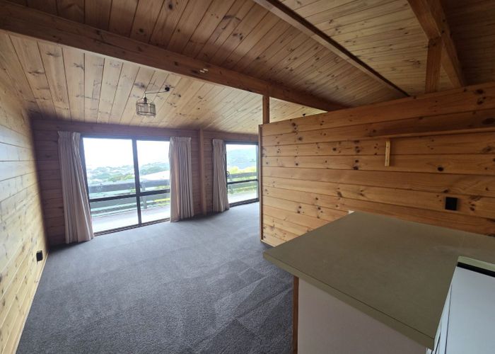  at 10 Mervyn Place, Plimmerton, Porirua
