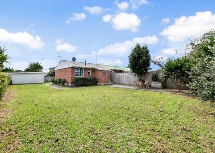  at 4/120 Rosebank Road, Avondale, Auckland