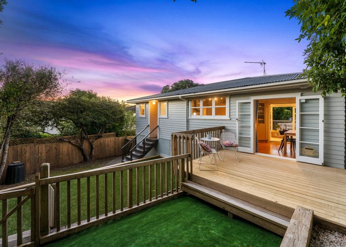  at 1/12 Selwyn Crescent, Forrest Hill, North Shore City, Auckland