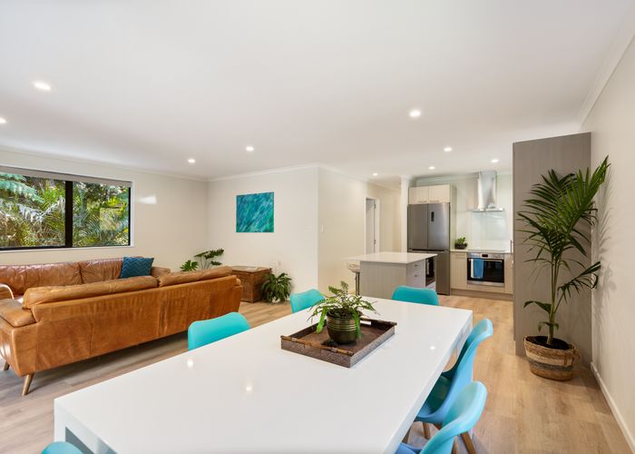  at 193 Laingholm Drive, Laingholm, Auckland