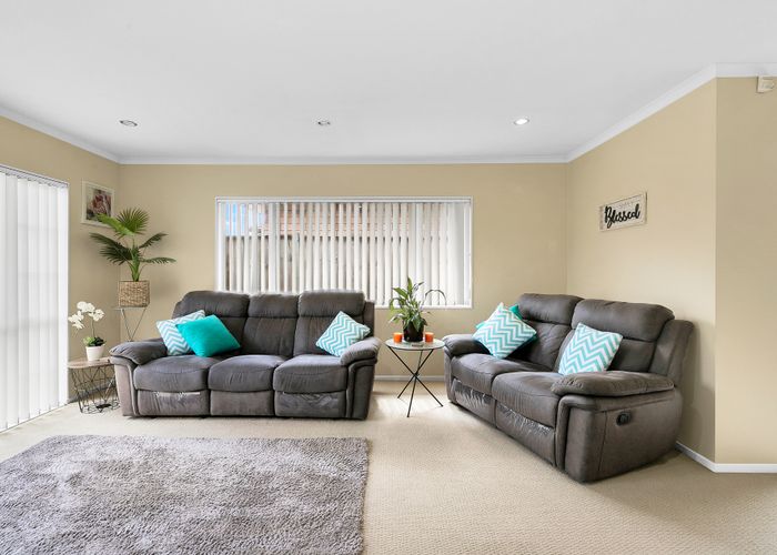  at 323 Chapel Road, Flat Bush, Auckland