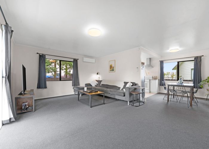  at 2/101 Settlement Road, Papakura, Papakura, Auckland