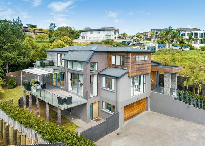  at 13 Bartells Drive, Goodwood Heights, Manukau City, Auckland