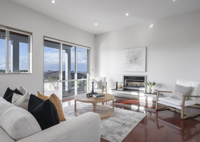  at 9 Mulu Place, Fairview Heights, North Shore City, Auckland