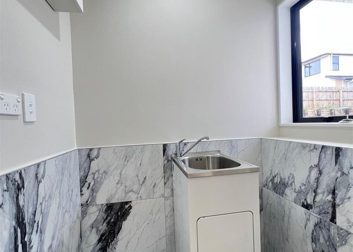  at 2/40 Friedlanders Road, Manurewa, Manukau City, Auckland