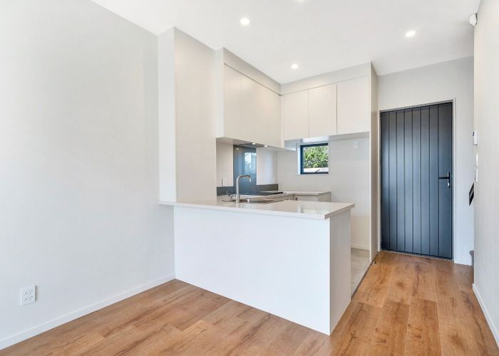  at 8/54 Swanson Road, Henderson, Waitakere City, Auckland