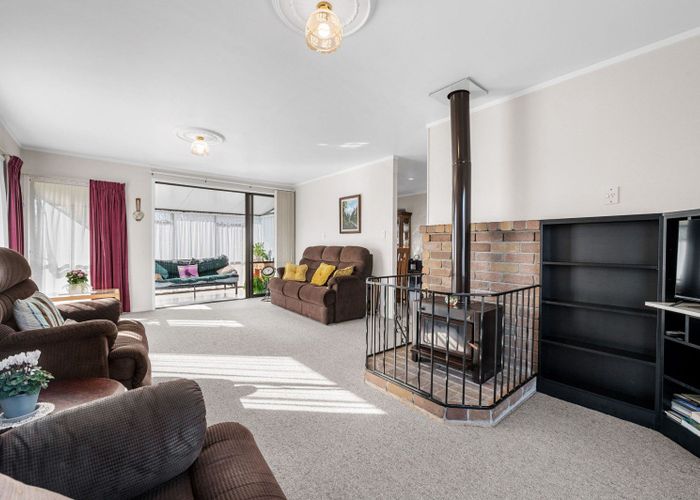  at 17 Hibiscus Avenue, Hamilton Lake, Hamilton, Waikato