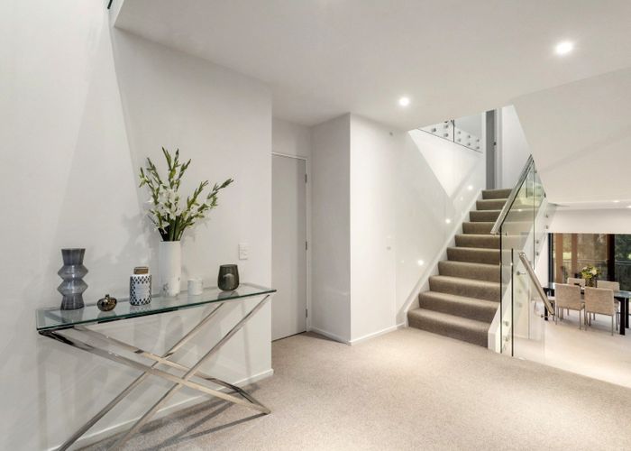  at 32 Hoani Glade, Saint Johns, Auckland