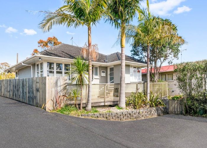  at 33 Alexander Avenue, Torbay, Auckland