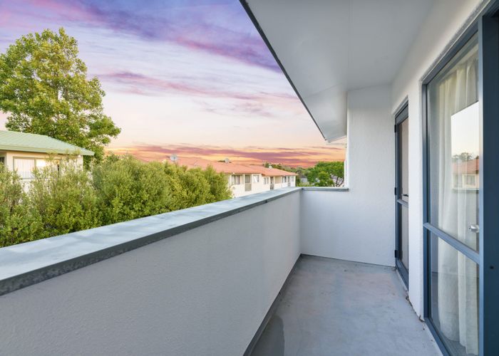  at 9 Butia Avenue, Henderson, Waitakere City, Auckland