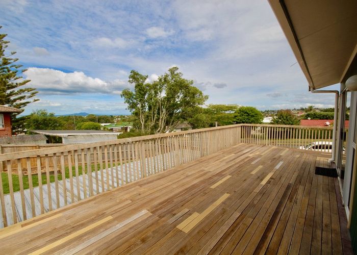  at 785 East Coast Road, Northcross, North Shore City, Auckland