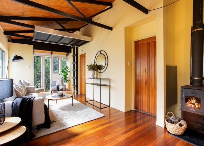  at 2/24 Marina Road, Torbay, Auckland