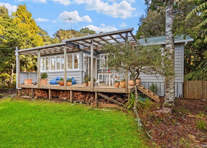  at 38 Turanga Road, Henderson Valley, Waitakere City, Auckland