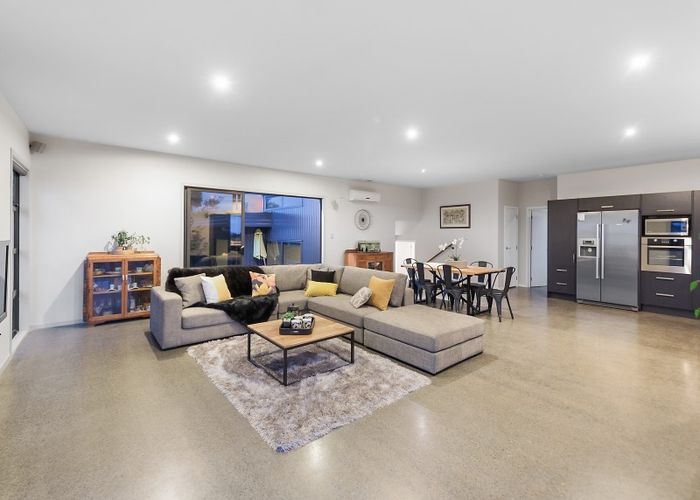  at 20 Raddington Way, Huntington, Hamilton
