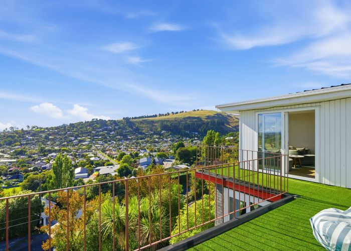  at 2 Aotea Terrace, Huntsbury, Christchurch City, Canterbury