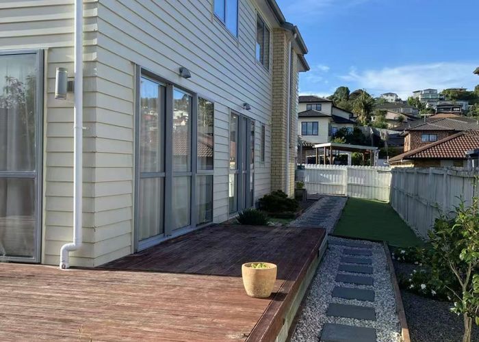  at 35 South Kensington Way, Henderson, Waitakere City, Auckland