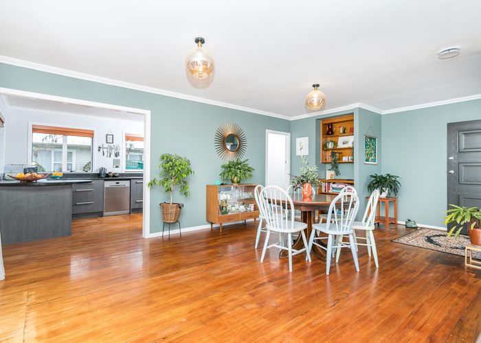  at 8 Pryce Place, Silverdale, Hamilton