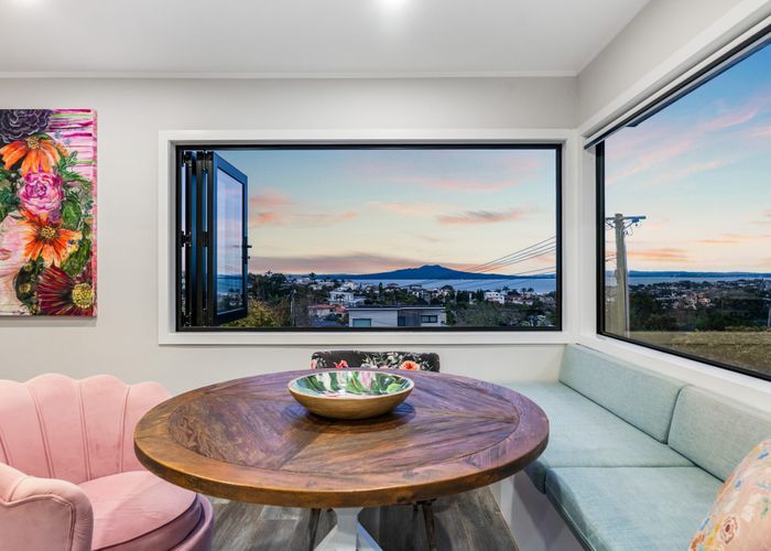  at 2/33 Parr Terrace, Castor Bay, North Shore City, Auckland
