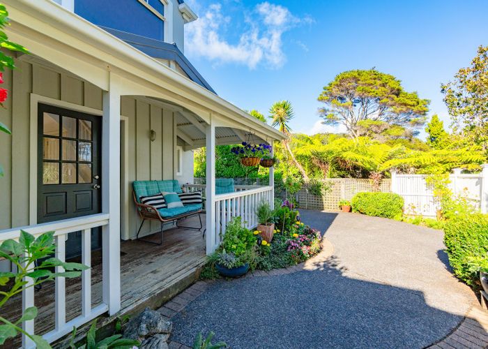  at 1032 Scenic Drive North, Swanson, Waitakere City, Auckland