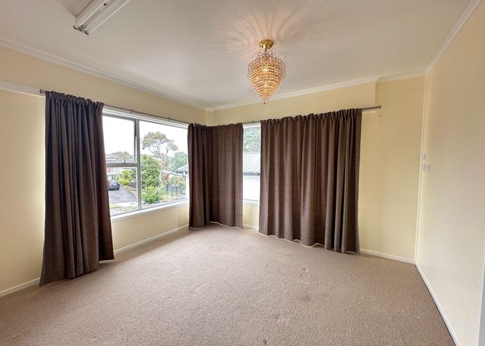  at 37 Knightsbridge Drive, Forrest Hill, Auckland