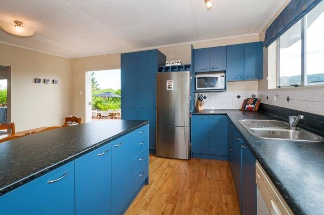  at 18 Robson Street, Stokes Valley, Lower Hutt, Wellington