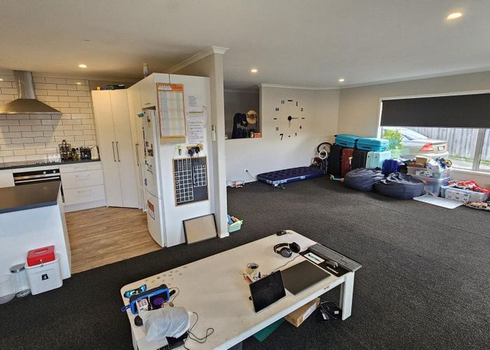  at 10 Garrett Drive, Whalers Gate, New Plymouth, Taranaki
