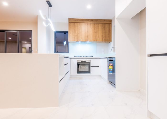  at 136 Ninth View Avenue, Beachlands, Manukau City, Auckland