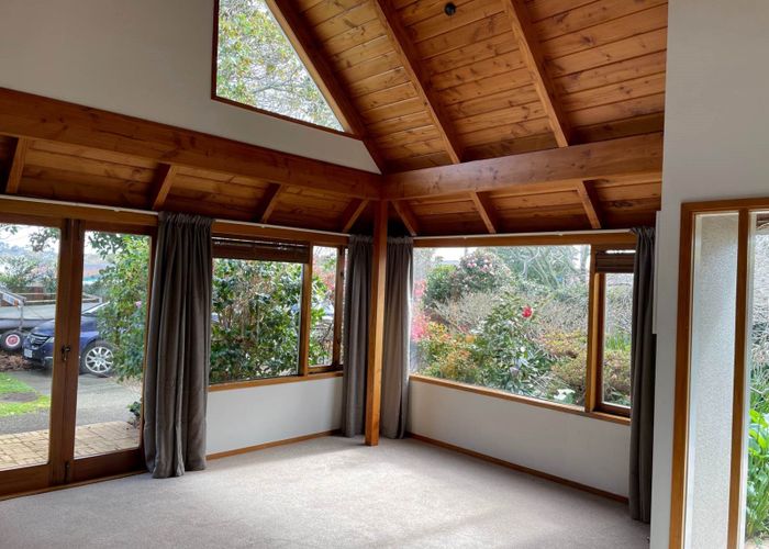  at 1/60 Shakespeare Road, Milford, Auckland