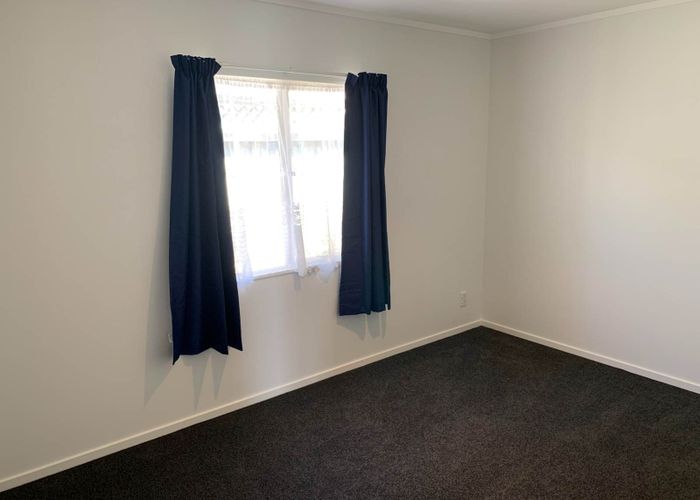  at 11/520 Don Buck Road, Massey, Waitakere City, Auckland