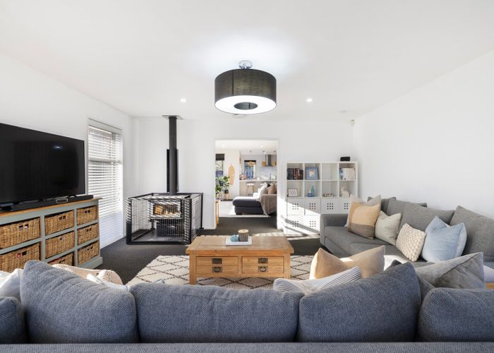  at 33 Broadhaven Avenue, Parklands, Christchurch