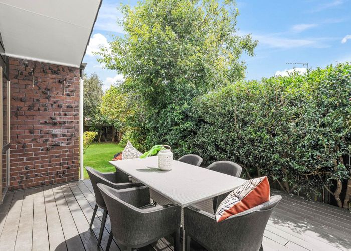  at 6 Baronie Court, Half Moon Bay, Manukau City, Auckland