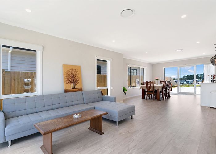  at 8 Vintry Drive, Huapai, Kumeu