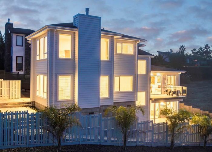  at 8 Richard Hill Close, Fairview Heights, Auckland