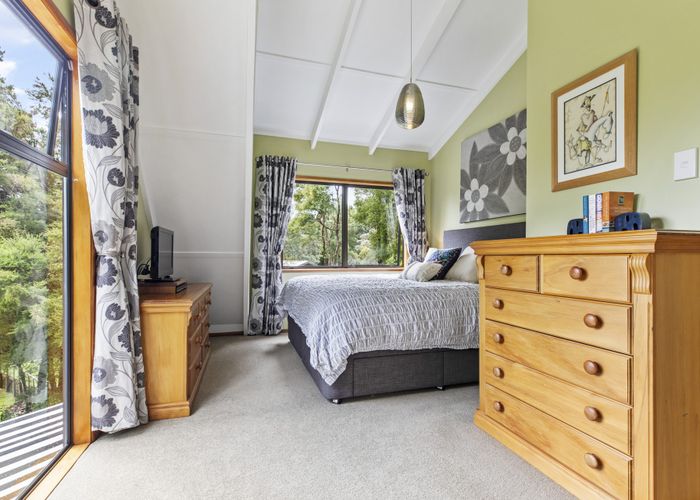  at 15 Karen Road, Laingholm, Auckland