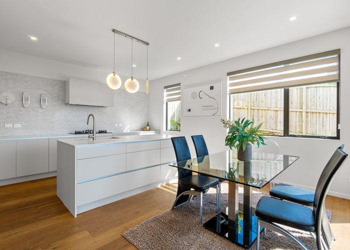  at 17B Deuxberry Avenue, Northcote, Auckland