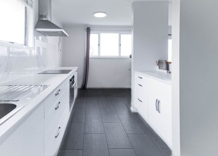  at 2/15 Seabar Place, Glen Eden, Waitakere City, Auckland