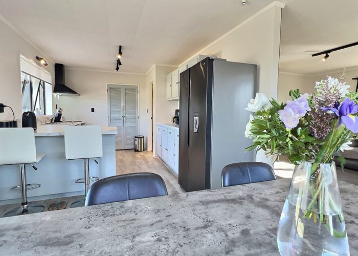  at 18 Reeves Street, Waikanae Beach, Waikanae
