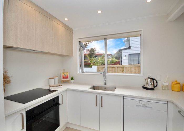  at 1/17 Athena Drive, Totara Vale, North Shore City, Auckland