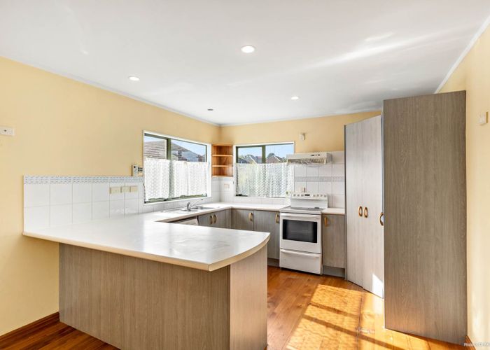  at 2/641 Richardson Road, Mount Roskill, Auckland