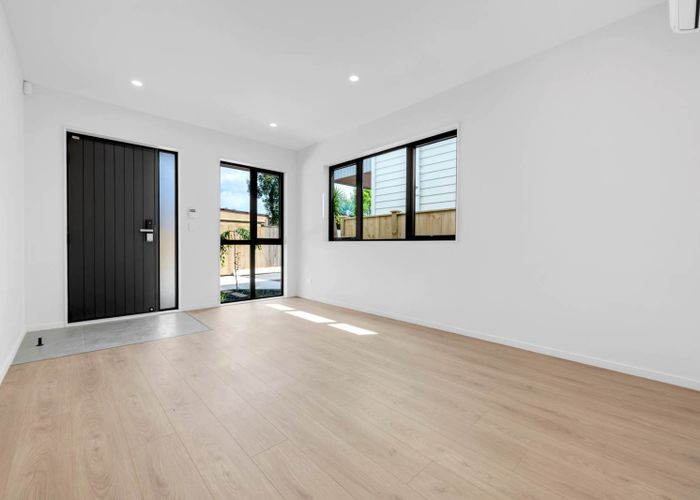  at 2/7 Edgar Pearce Place, Howick, Manukau City, Auckland