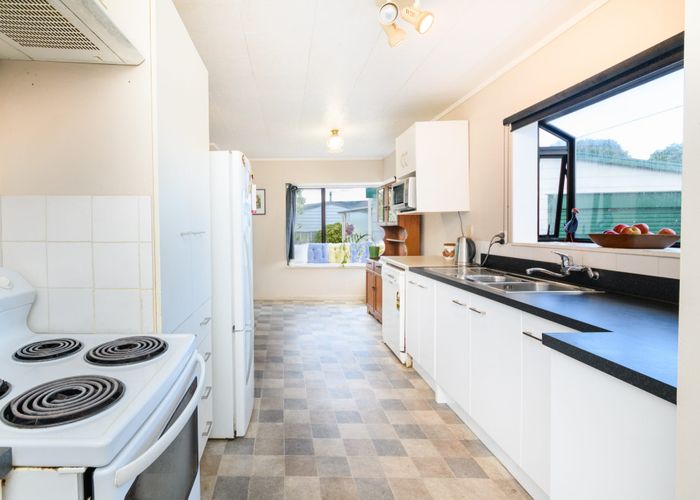  at 2 Bevan Place, Cloverlea, Palmerston North