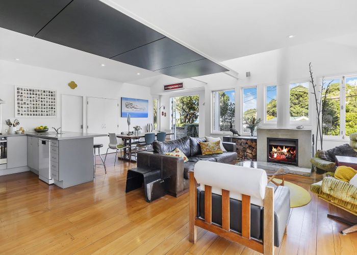  at 16 Beach Street, Island Bay, Wellington