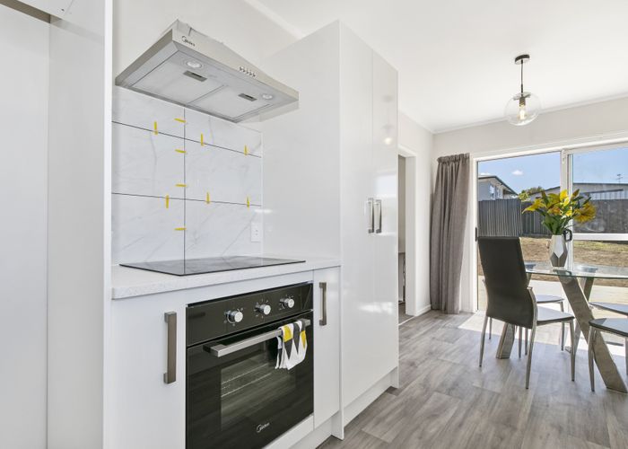  at 8 Frangipani Avenue, Manurewa, Auckland