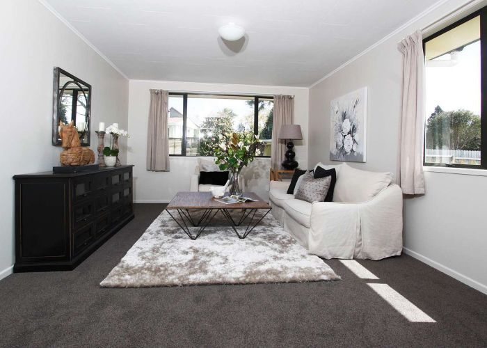  at 16 Ussher Place, Pakuranga Heights, Manukau City, Auckland