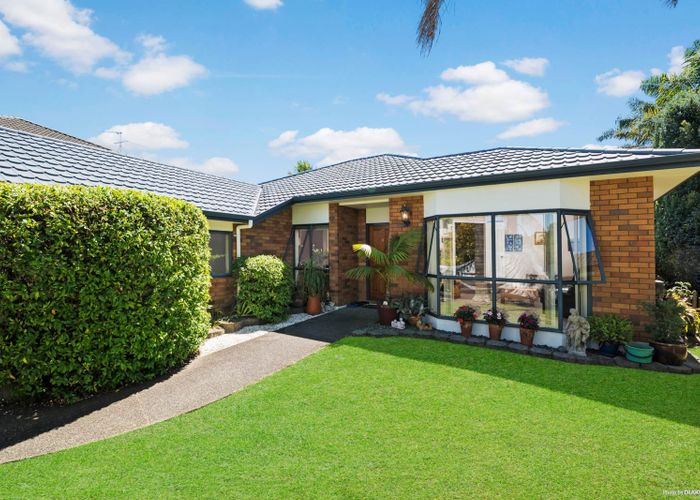  at 10 Meharg Place, Fairview Heights, Auckland