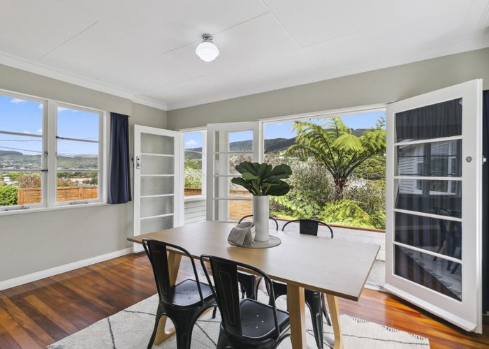  at 20 Hinau Street, Tawa, Wellington