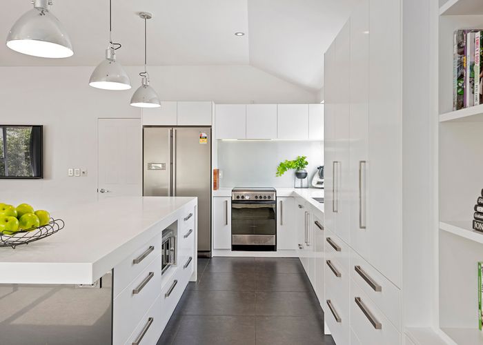  at 2/14 Bay View Road, Moncks Bay, Christchurch