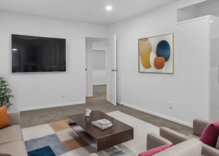  at 2/4 Roys Road, Weymouth, Manukau City, Auckland